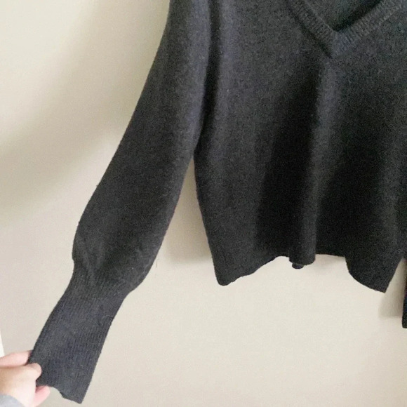 Madewell dark gray wool blend v-neck balloon sleeve sweater - Picture 4 of 7